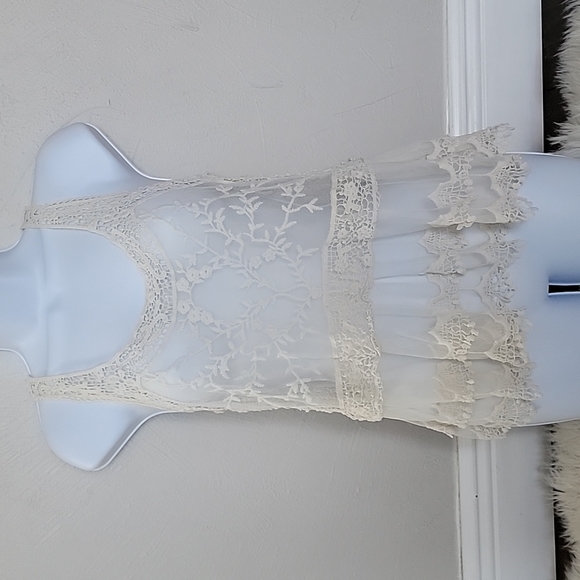 Embroidered Top - Picture 2 of 3